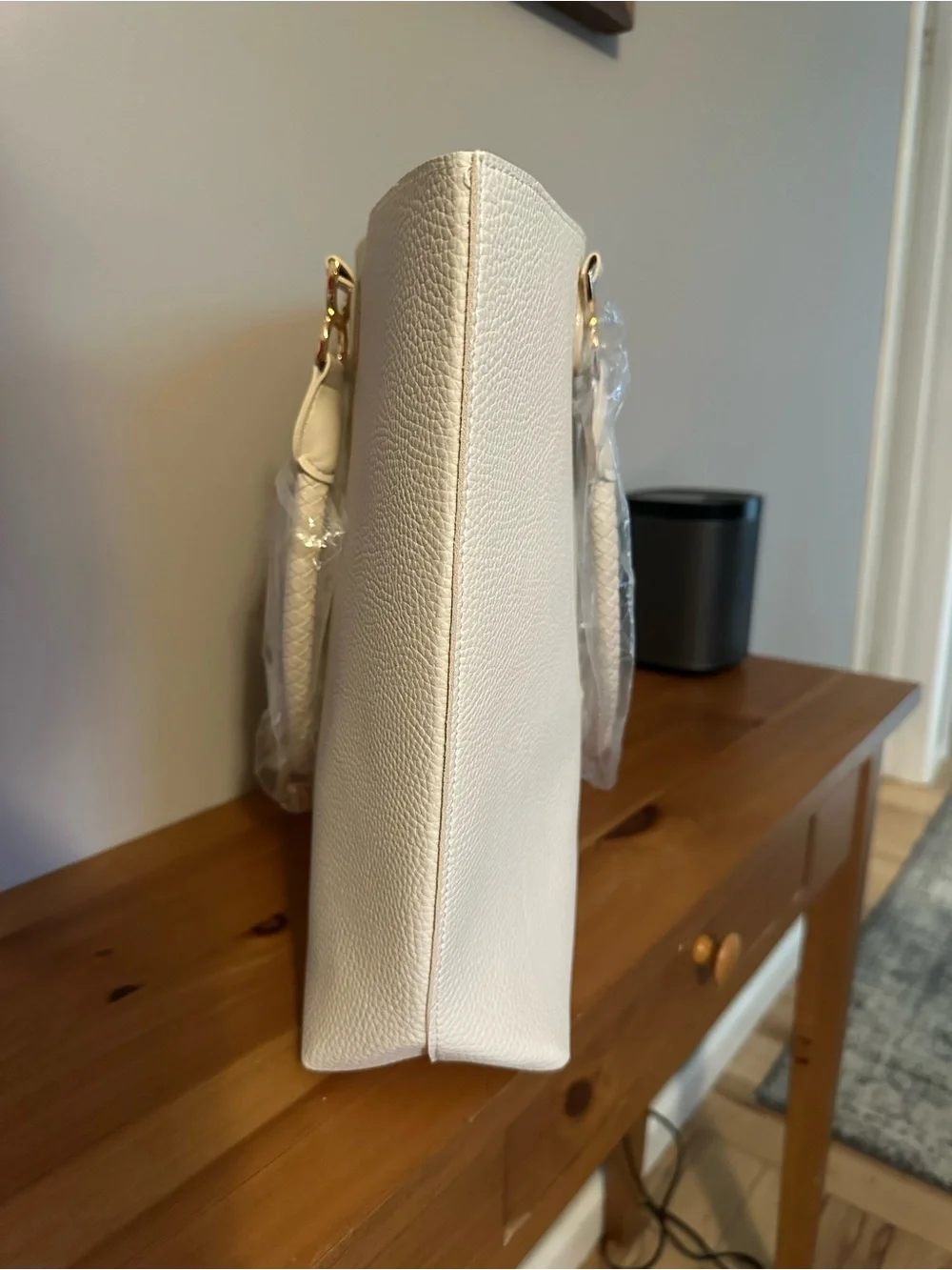 Classic Cream Tote Bag - Picture 4 of 11